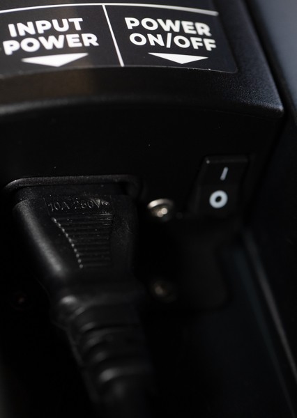AVAA C214 – Power ON-9018