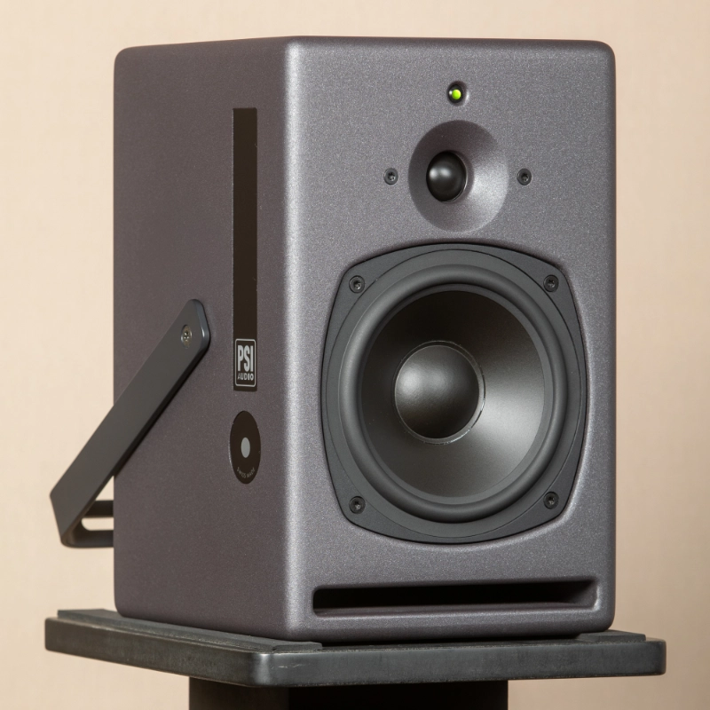 A17-M Studer Gray Side 2 A17-M Studer Gray