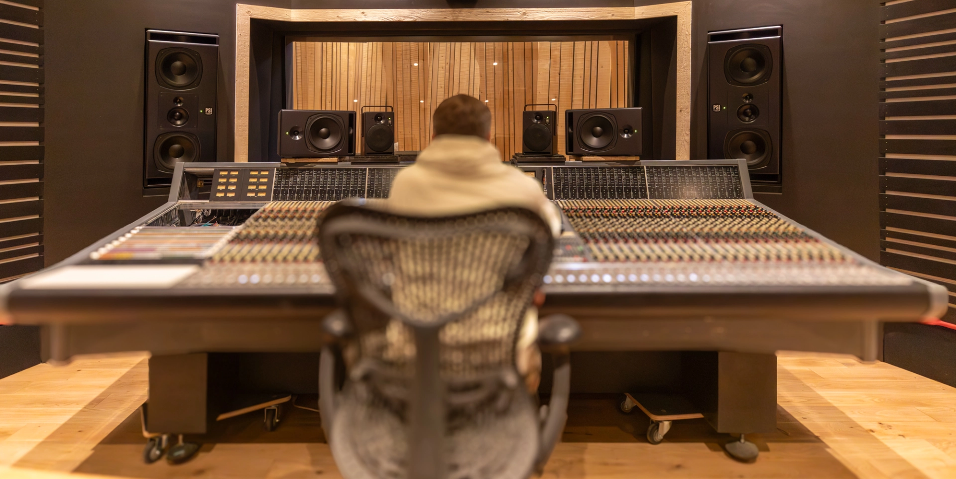 A226-MAIN Kadillac A226-MAIN Kadillac